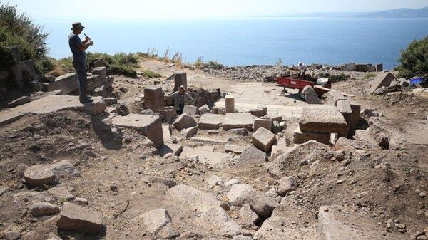 Assos kazısında yeni bulgu: 2 bin 200 yıllık Roma çeşmesi kalıntıları - Sputnik Türkiye