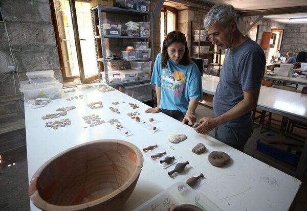 Assos kazısında yeni bulgu: 2 bin 200 yıllık Roma çeşmesi kalıntıları - Sputnik Türkiye