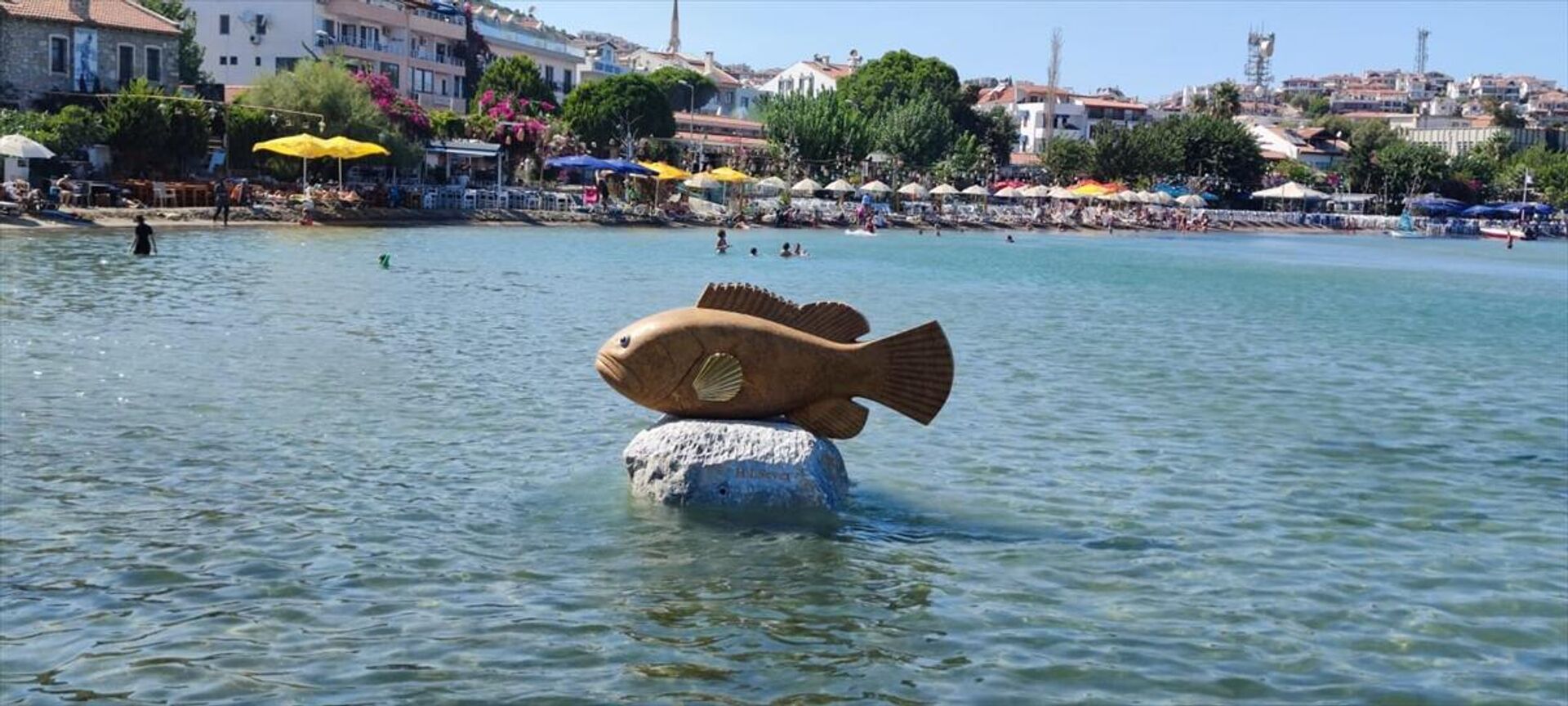 Datça'da plaja 10 tonluk orfoz heykeli yerleştirildi - Sputnik Türkiye, 1920, 16.08.2022