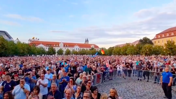 Almanya'da artan enerji fiyatlarına tepkiler sürüyor: Magdeburg'da binlerce kişi eylem yaptı - Sputnik Türkiye