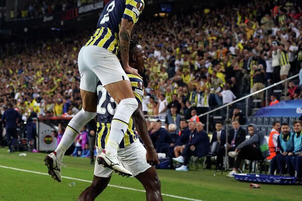 
UEFA Avrupa Ligi: Fenerbahçe: 2 - Dinamo Kiev - Sputnik Türkiye