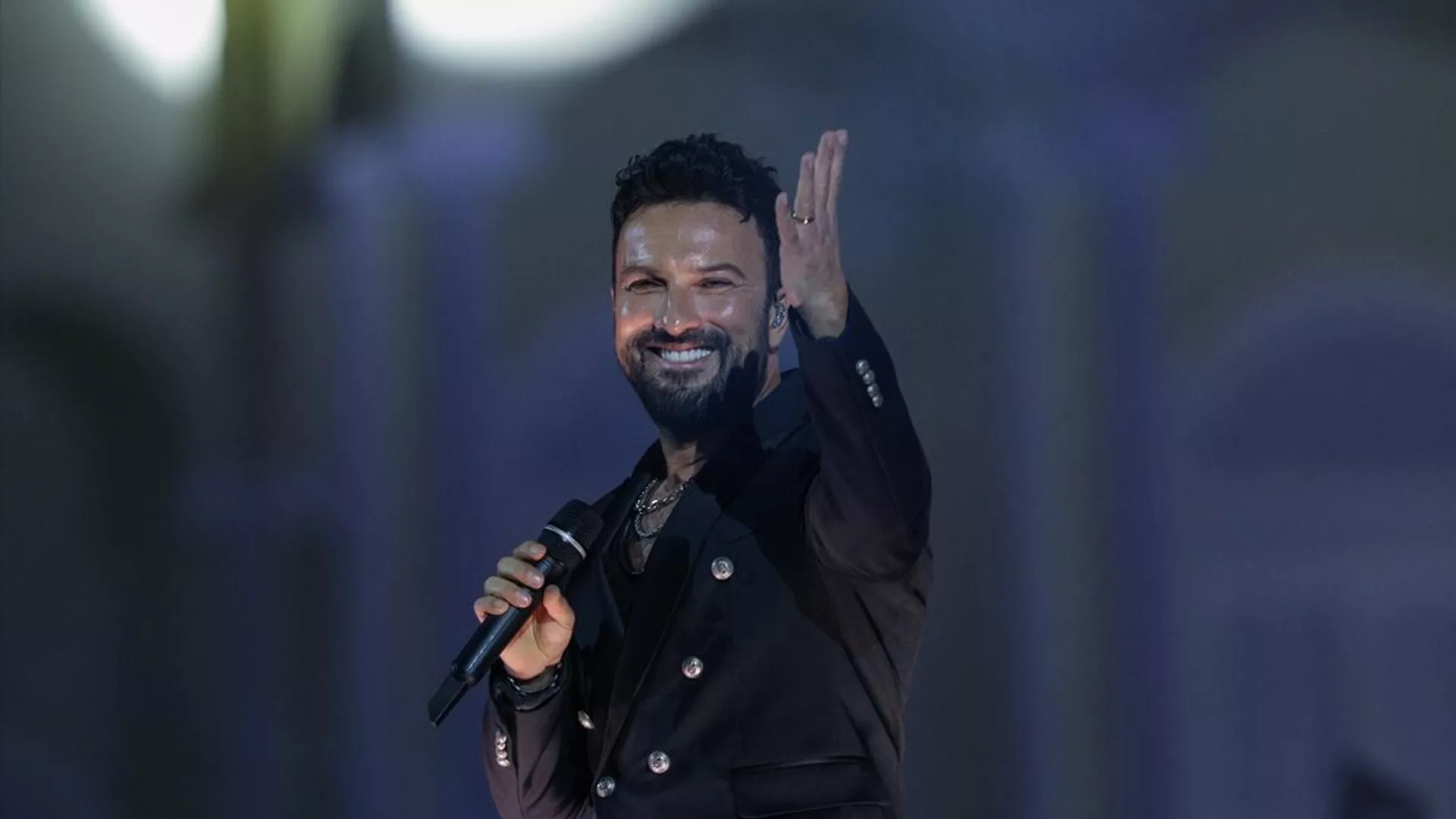 �nl�lerin y�lba�� programlar� belli oldu: Sanat��lar�n sahne �cretleri rekor k�rd�