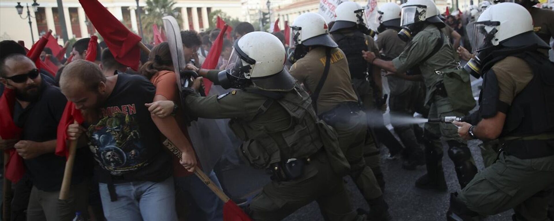Yunanistan'da öğrenciler, üniversitelerde polislerin görevlendirilmesine karşı eylem yaptı Yunanistan'da öğrenciler, üniversitelerde polislerin görevlendirilmesine karşı eylem yaptı - Sputnik Türkiye, 1920, 01.10.2025