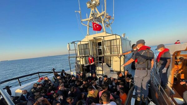 Düzensiz göçmen - Sputnik Türkiye