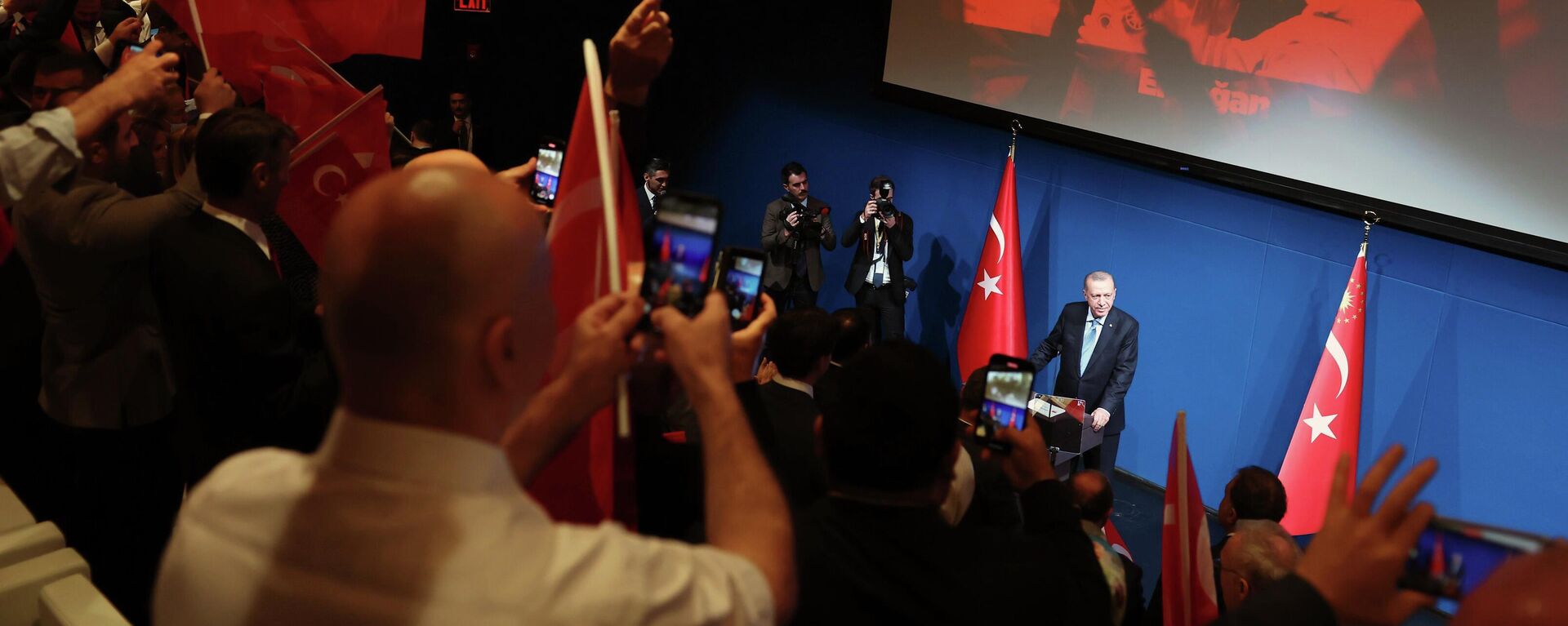 Cumhurbaşkanı Recep Tayyip Erdoğan, New York’taki Türk vatandaşlarıyla bir araya geldi. - Sputnik Türkiye, 1920, 20.09.2022