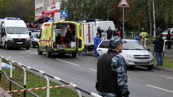 Rusya’nın İjevsk kentinde bir okula düzenlenen silahlı saldırıda 9 kişinin hayatını kaybettiği ve 20 kişinin de yaralandığı bildirildi. - Sputnik Türkiye