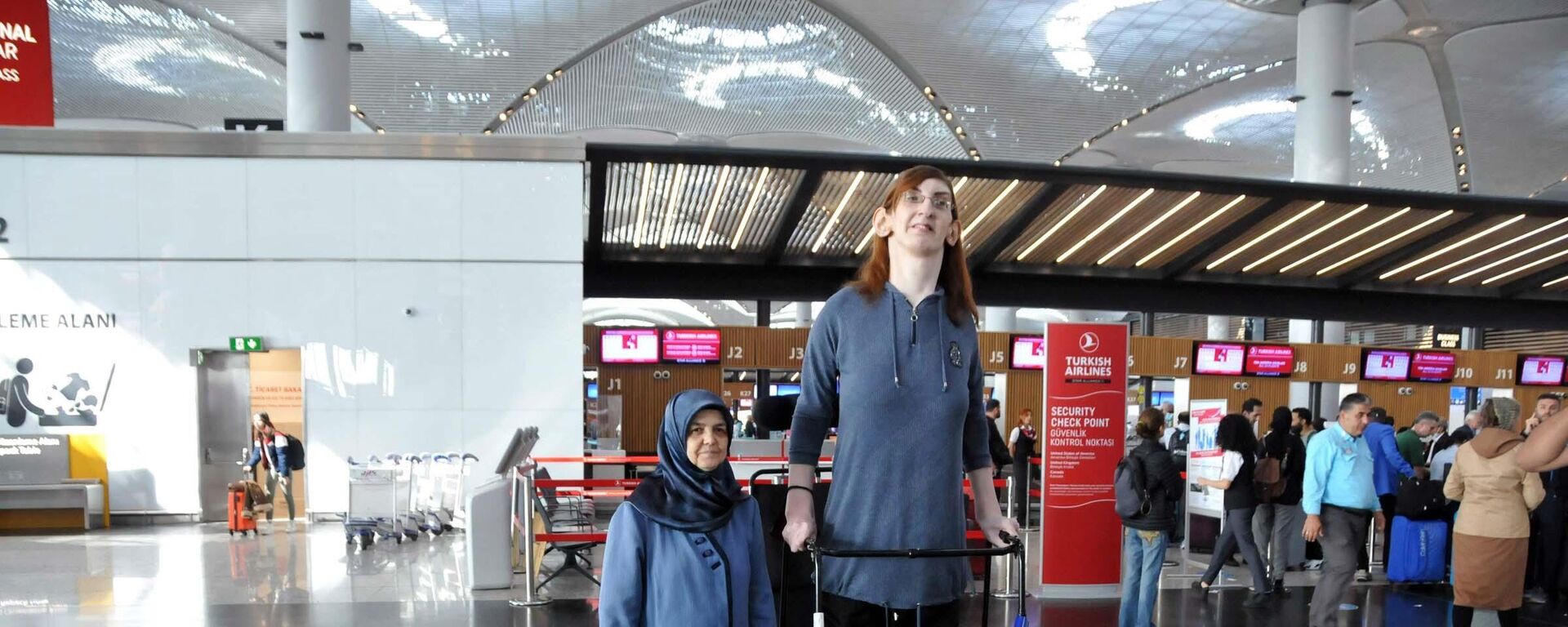 Dünyanın en uzun boylu kadını Rumeysa Gelgi - Sputnik Türkiye, 1920, 28.09.2022