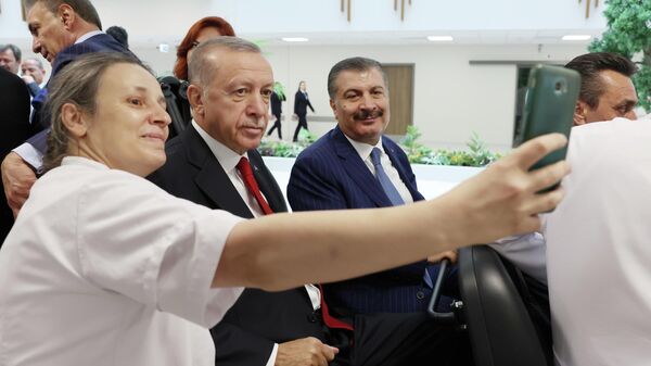 Cumhurbaşkanı Erdoğan, açılışını yaptığı Etlik Şehir Hastanesi'nde incelemelerde bulundu - Sputnik Türkiye