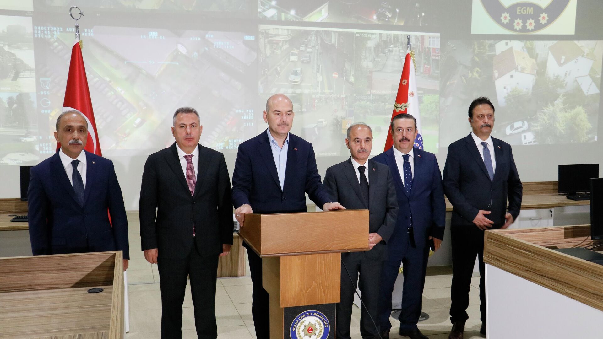 Adana ve Samsun'da uyuşturucu tacirlerine şafak darbesi yapıldı. İçişleri Bakanı Süleyman Soylu, Kökünü Kurutma operasyonunda Adana'da 211, Samsun'da 92 sokak satıcısının gözaltına alındığını açıkladı Adana ve Samsun'da uyuşturucu tacirlerine şafak darbesi yapıldı. İçişleri Bakanı Süleyman Soylu, Kökünü Kurutma operasyonunda Adana'da 211, Samsun'da 92 sokak satıcısının gözaltına alındığını açıkladı - Sputnik Türkiye, 1920, 04.10.2022