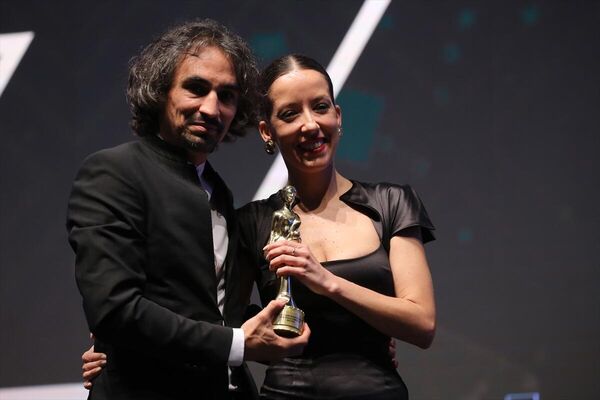 'En İyi Belgesel Filmi' ödülünü Berna Gençalp'in 'Kim Mihri' adlı çalışması kazandı. Gençalp, ilk filmi olduğundan heyecanlı olduğunu dile getirdi. - Sputnik Türkiye