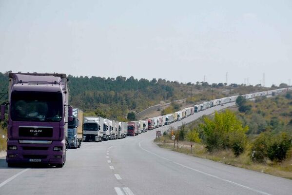 Sınır kapılarında sürücüler 5 gündür çıkış için bekliyor - Sputnik Türkiye