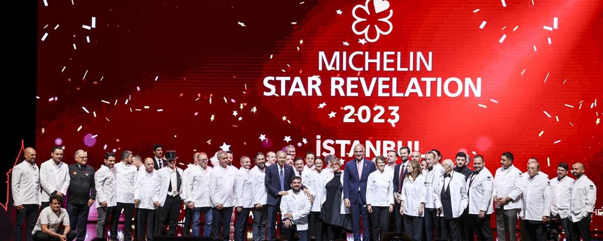 Dünyanın en prestijli restoran değerlendirme sistemlerinden biri olan Michelin Rehberi İstanbul 2023'ün ilk seçkisi Zorlu Performans Sanatları Merkezi'nde düzenlenen törende açıklandı. - Sputnik Türkiye, 1920, 12.10.2022