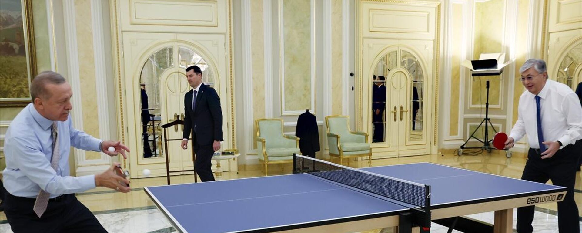 Cumhurbaşkanı Erdoğan, Tokayev ile masa tenisi oynadı - Sputnik Türkiye, 1920, 12.10.2022