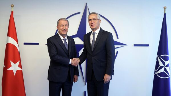 Milli Savunma Bakanı Hulusi Akar, NATO Genel Sekreteri Jens Stoltenberg ile görüşme yaptı. - Sputnik Türkiye