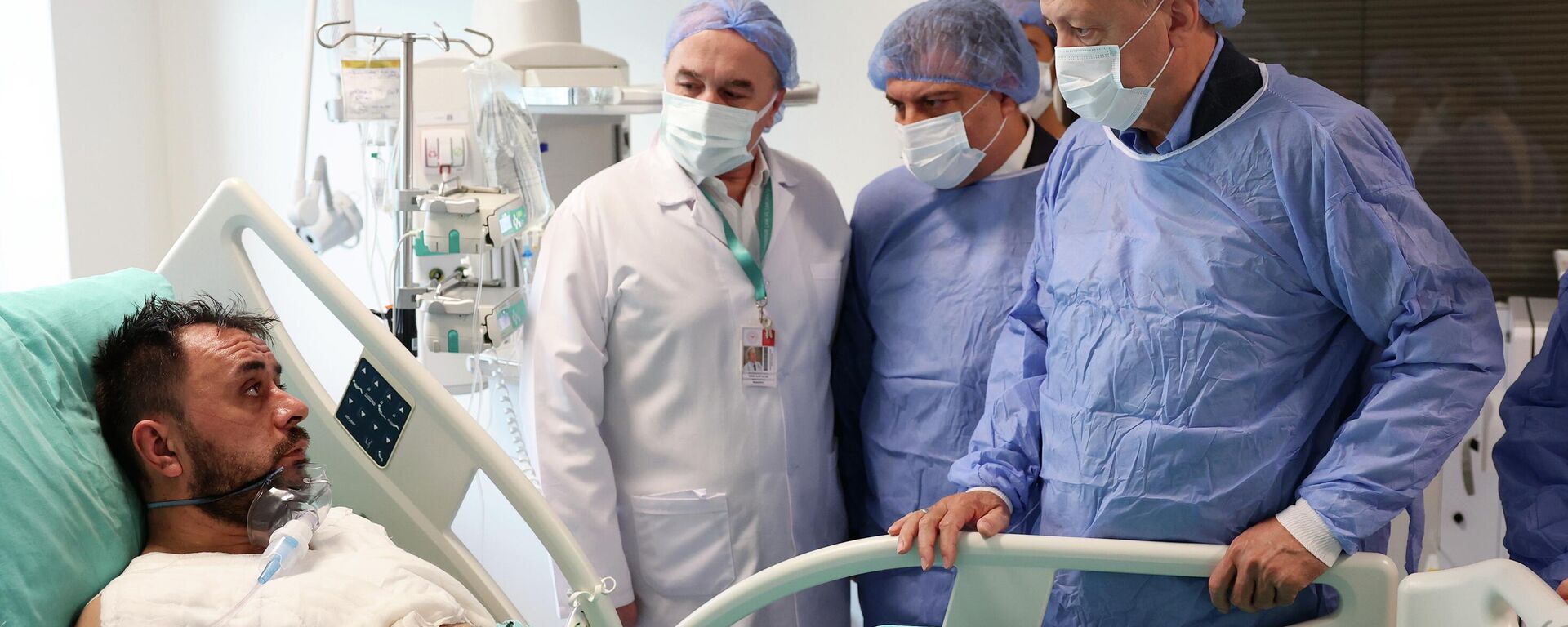 Cumhurbaşkanı Erdoğan yaralı madenciler ziyaret Cumhurbaşkanı Erdoğan yaralı madenciler ziyaret - Sputnik Türkiye, 1920, 16.10.2022