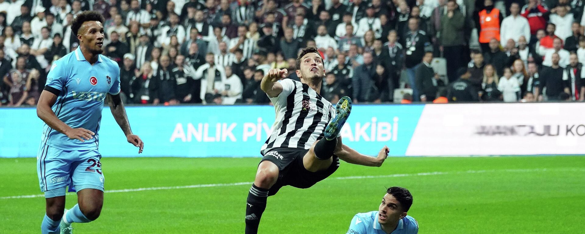 Beşiktaş ile Trabzonspor - Sputnik Türkiye, 1920, 16.10.2022