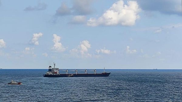 Сухогруз Razoni с украинским зерном в Стамбуле - Sputnik Türkiye