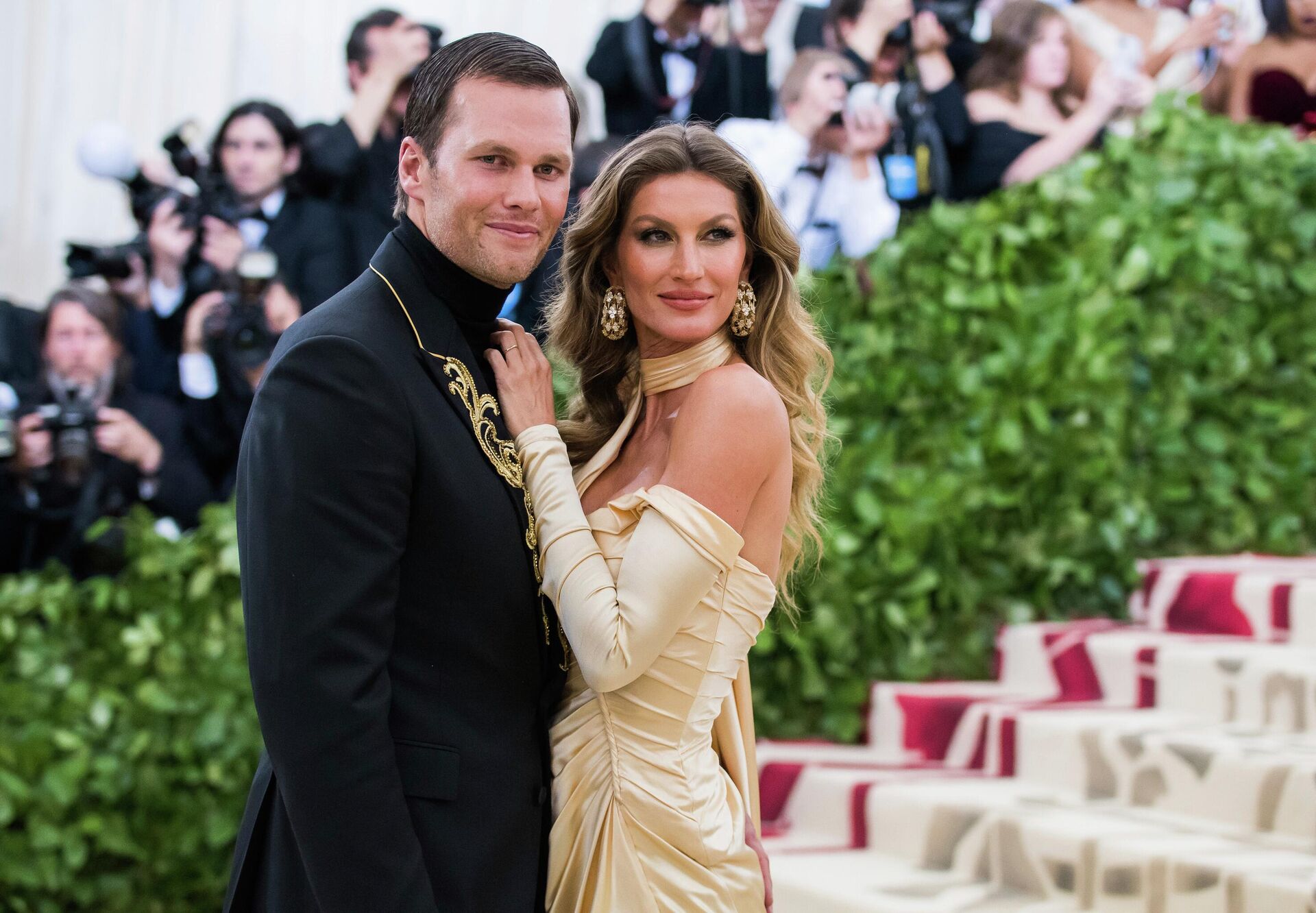 Amerikan Futbol Ligi (NFL) yıldızı Tom Brady ve ünlü süper model Gisele Bündchen, 13 yıllık evliliklerinin ardından resmen boşandı. - Sputnik Türkiye, 1920, 31.01.2025