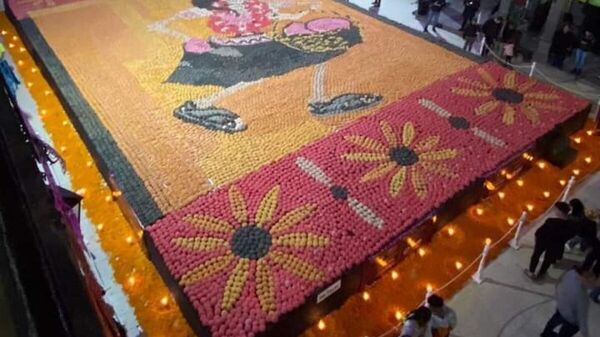 Meksika’da 20 bin 689 parça renkli ekmek kullanılarak yapılan mozaik resim Guinness Rekorlar Kitabı’na girdi. - Sputnik Türkiye