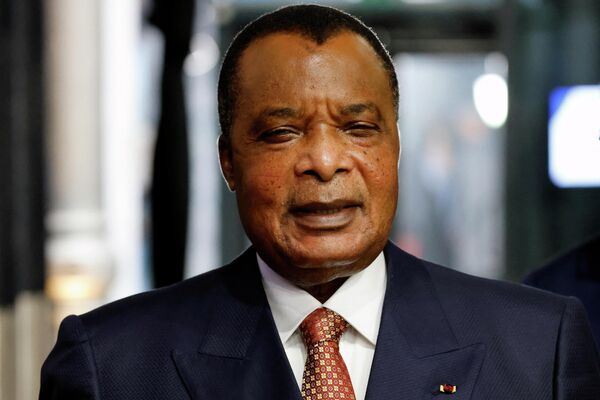 Kongo Cumhuriyeti Devlet Başkanı Denis Sassou Nguesso da, kesintisiz olmasa da 38 yıldır iktidarda. Nguesso, 1979&#x27;dan 1992&#x27;ye kadar cumhurbaşkanıydı, ardından 1997&#x27;de yaşanan bir iç savaştan sonra göreve geri döndü. - Sputnik Türkiye