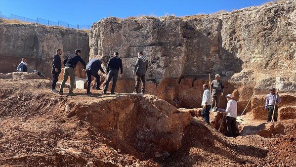 Perre Antik Kenti'nde 1800 yıllık taş ocağı bulundu - Sputnik Türkiye