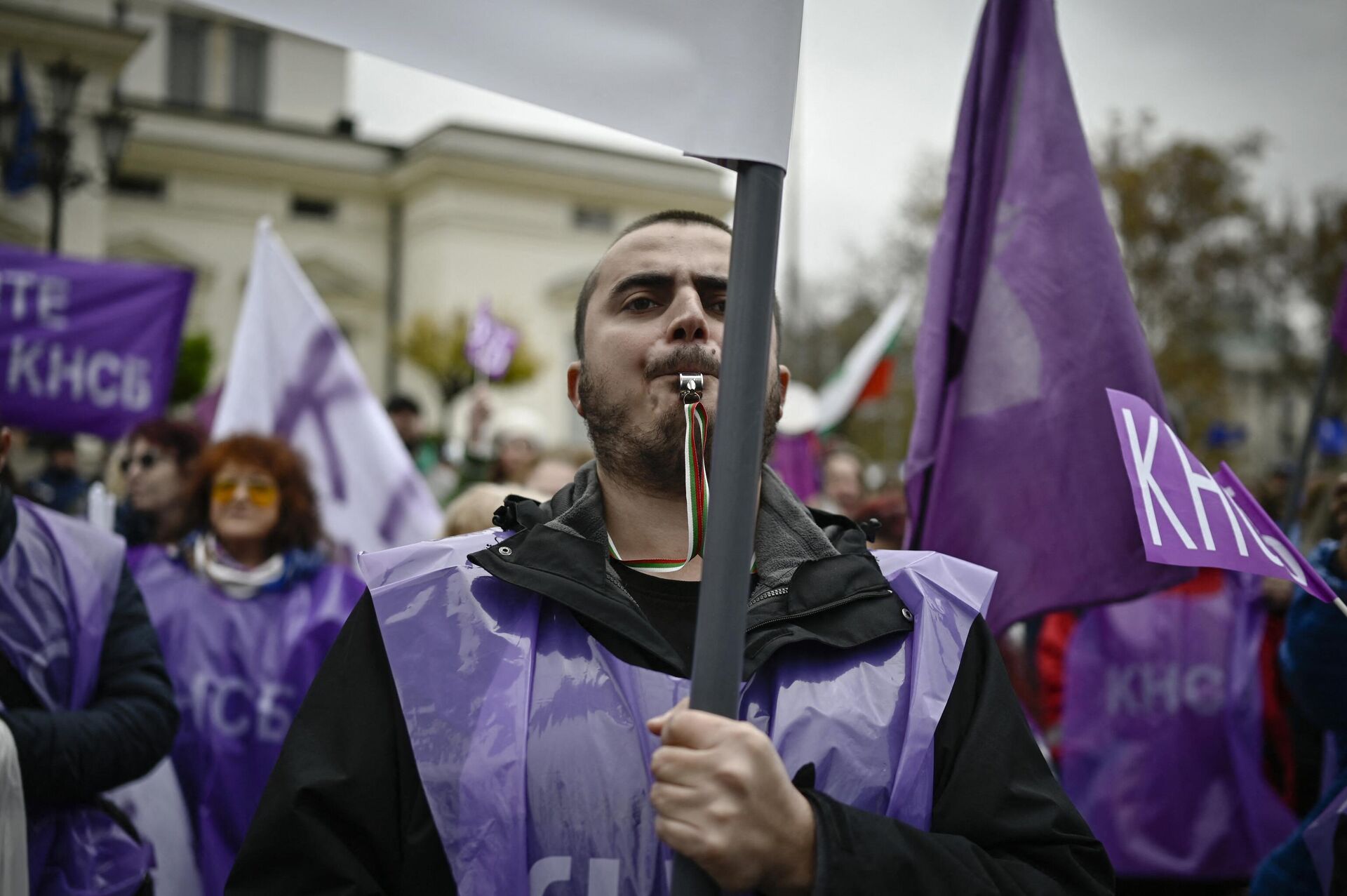 Bulgaristan'da yüzlerce kişi maaş artışı talebiyle sokaklara döküldü - Sputnik Türkiye, 1920, 12.11.2022