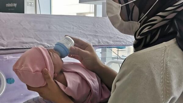 Konya'nın Karatay ilçesinde sokağa bırakılmış kız bebek bulundu. - Sputnik Türkiye