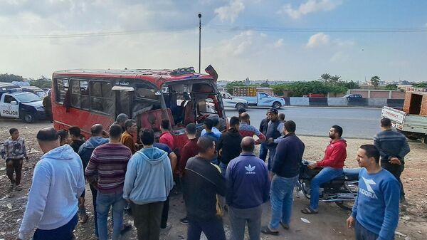 Mısır’da bir yolcu otobüsünün su kanalına düşmesi sonucu hayatını kaybedenlerin sayısı 24'e yükseldi. - Sputnik Türkiye