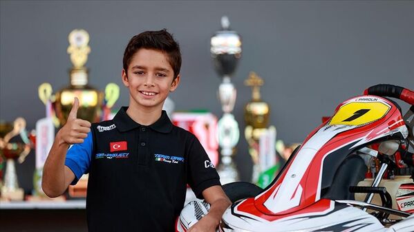 10 yaşındaki karting yarışçısı İskender Zülfikari WSK Final Kupası'nı kazandı - Sputnik Türkiye