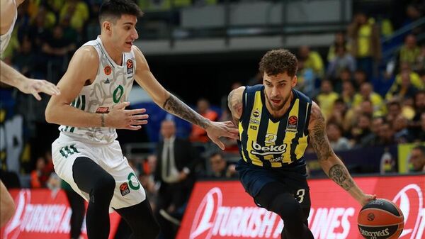 Fenerbahçe Beko, THY Avrupa Ligi'nin 8. haftasında konuk ettiği Yunanistan temsilcisi Panathinaikos'u 30 sayı farkla, 107-77 yendi. - Sputnik Türkiye