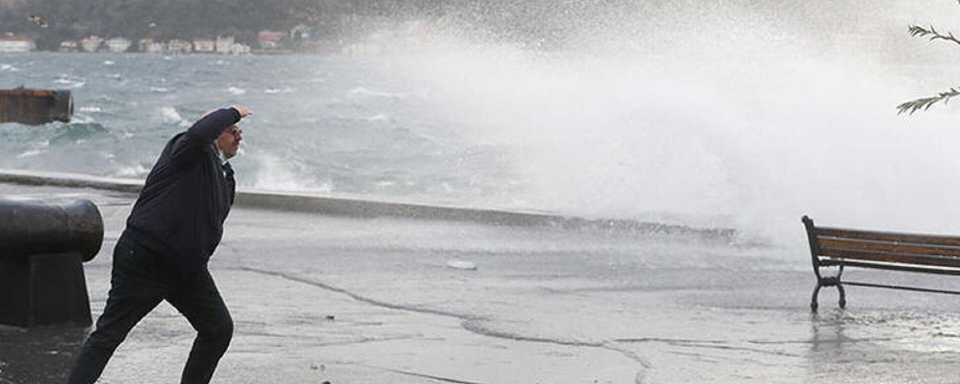 4 Eylül Perşembe Hava Durumu: Şiddetli sağanak, kuvvetli rüzgar ve sıcak hava dalgası etkili olacak - Sputnik Türkiye, 1920, 03.07.2025