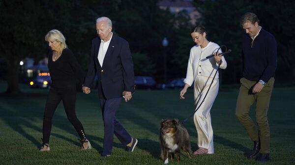 Joe Biden - Jill Biden - Naomi Biden- Peter Neal  - Sputnik Türkiye