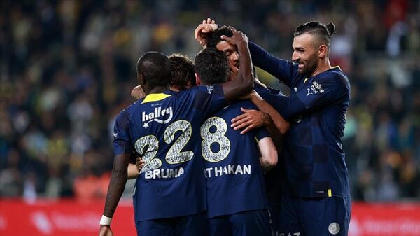Fenerbahçe, Kulüpler Birliği Vakfı'nın işbirliği yaptığı LaLiga ile düzenlediği Dostluk Turnuvası'ndaki ikinci maçında İspanya'nın Villarreal ekibini 2-1 yendi. - Sputnik Türkiye