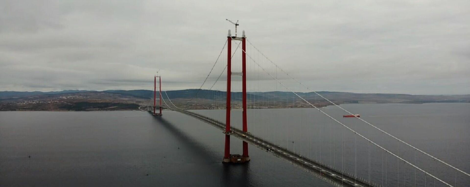 1915 Çanakkale Köprüsü'nün kulelerine top mermisi figürleri yerleştirildi
 - Sputnik Türkiye, 1920, 04.11.2023