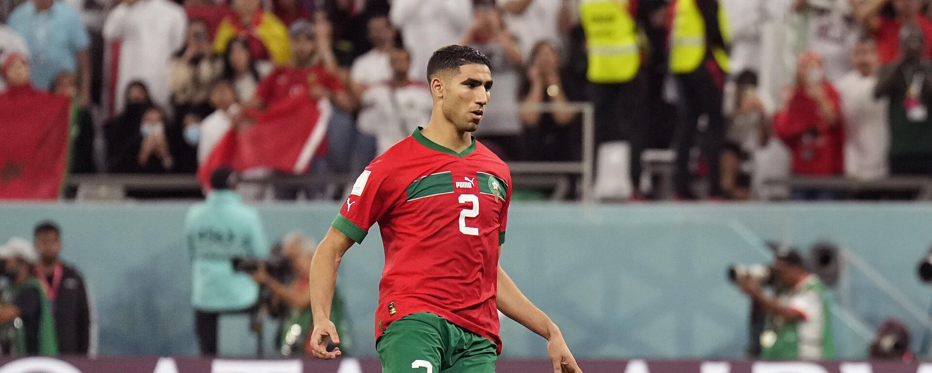 Fas Milli Futbol Takımı'nda forma giyen futbolcu Eşref Hakimi - Sputnik Türkiye, 1920, 19.11.2025