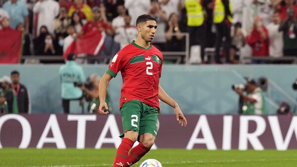 Fas Milli Futbol Takımı'nda forma giyen futbolcu Eşref Hakimi - Sputnik Türkiye