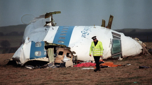 İskoç yetkililer, 34 yıl önce Lockerbie kasabası üzerinde Pan Am 103 sefer sayılı uçağın infilakına neden olan bombayı yapmakla suçlanan Libyalı Ebu Agila Muhammed Mesut'un ABD'de gözaltına alındığını duyurdu. - Sputnik Türkiye