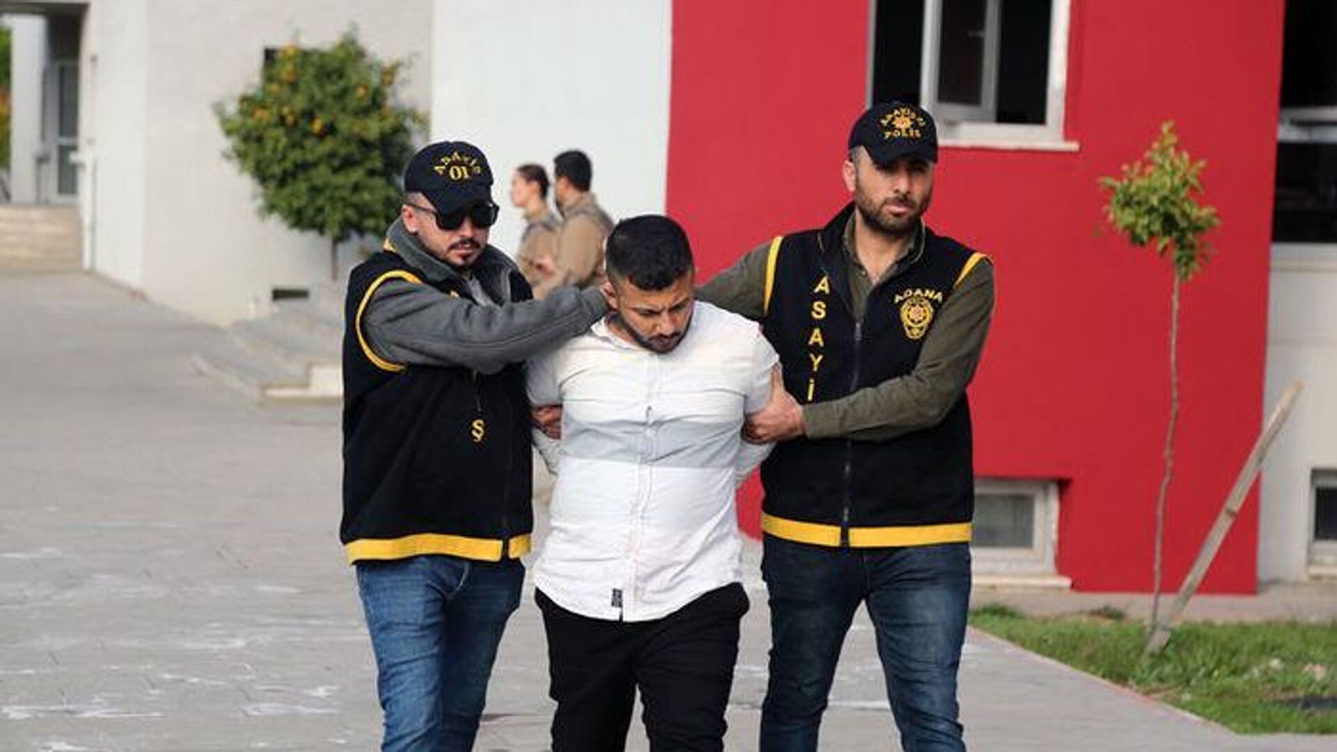 Cezaevinden çıktı eski eşini öldürdü, Adana emniyeti özel ekip kurarak katili yakaladı - Sputnik Türkiye, 1920, 12.12.2022
