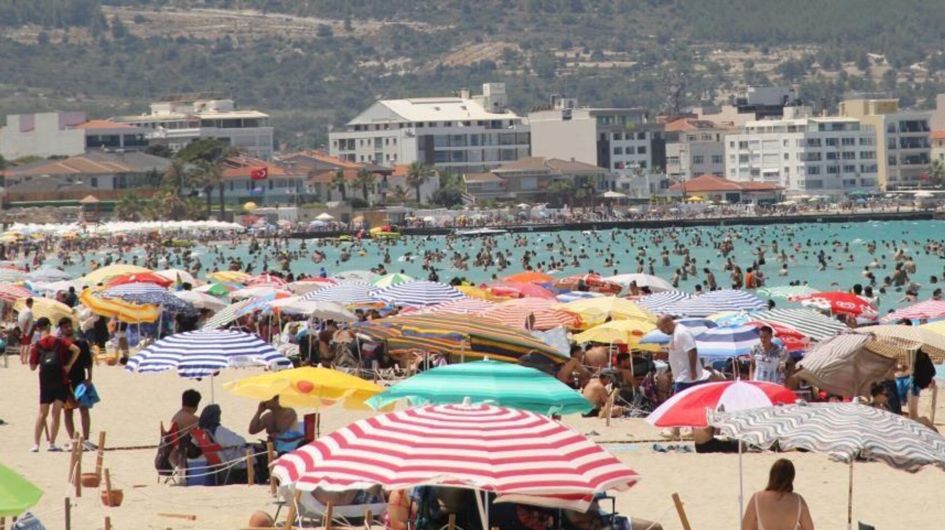 İzmir 11 ayda 95 ülkeden 1 milyon turisti ağırladı
 - Sputnik Türkiye, 1920, 31.01.2023