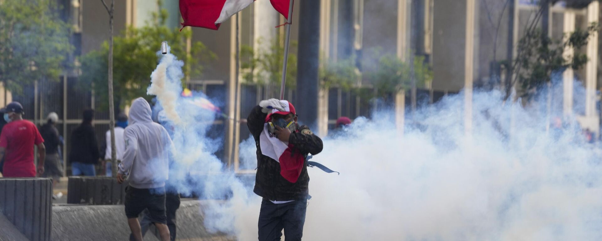 Peru'da, Cumhurbaşkanı Pedro Castillo’nun 7 Aralık'ta görevinden azledilip cezaevine gönderilmesinin ardından başlayan protestolarda ölü sayısı 7'ye çıktı. - Sputnik Türkiye, 1920, 13.12.2022