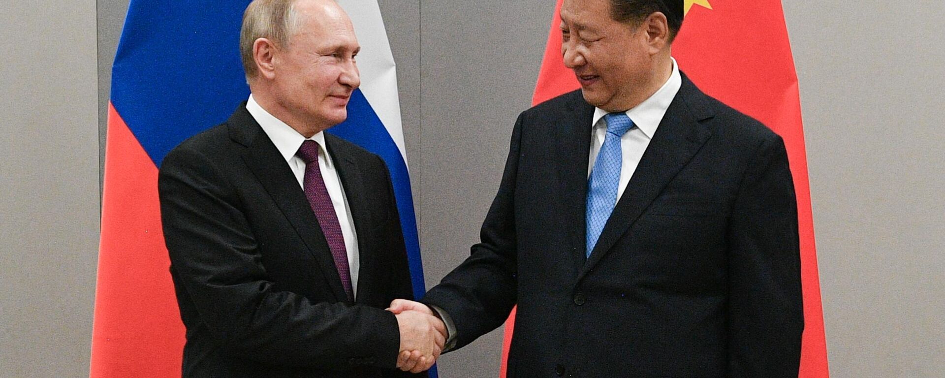 Rusya Devlet Başkanı Vladimir Putin ve Çin Devlet Başkanı Xi Jinping - Sputnik Türkiye, 1920, 17.10.2023