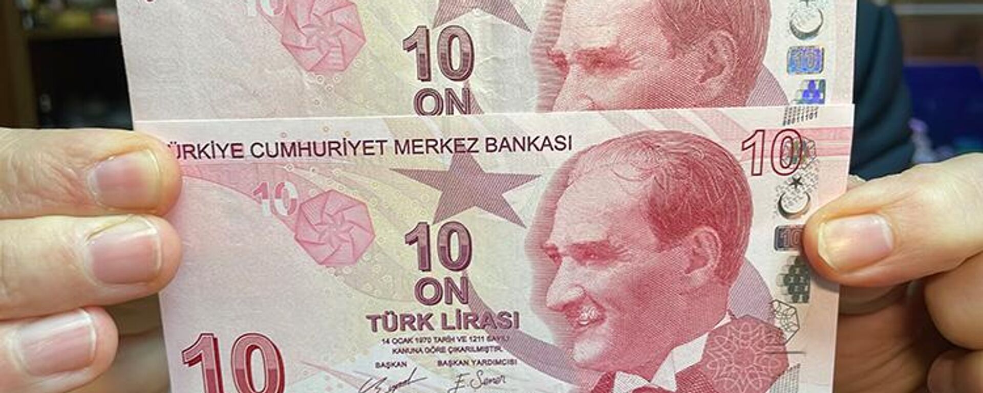 Para uzmanından sıfırı silinen banknot uyarısı
 - Sputnik Türkiye, 1920, 18.12.2022