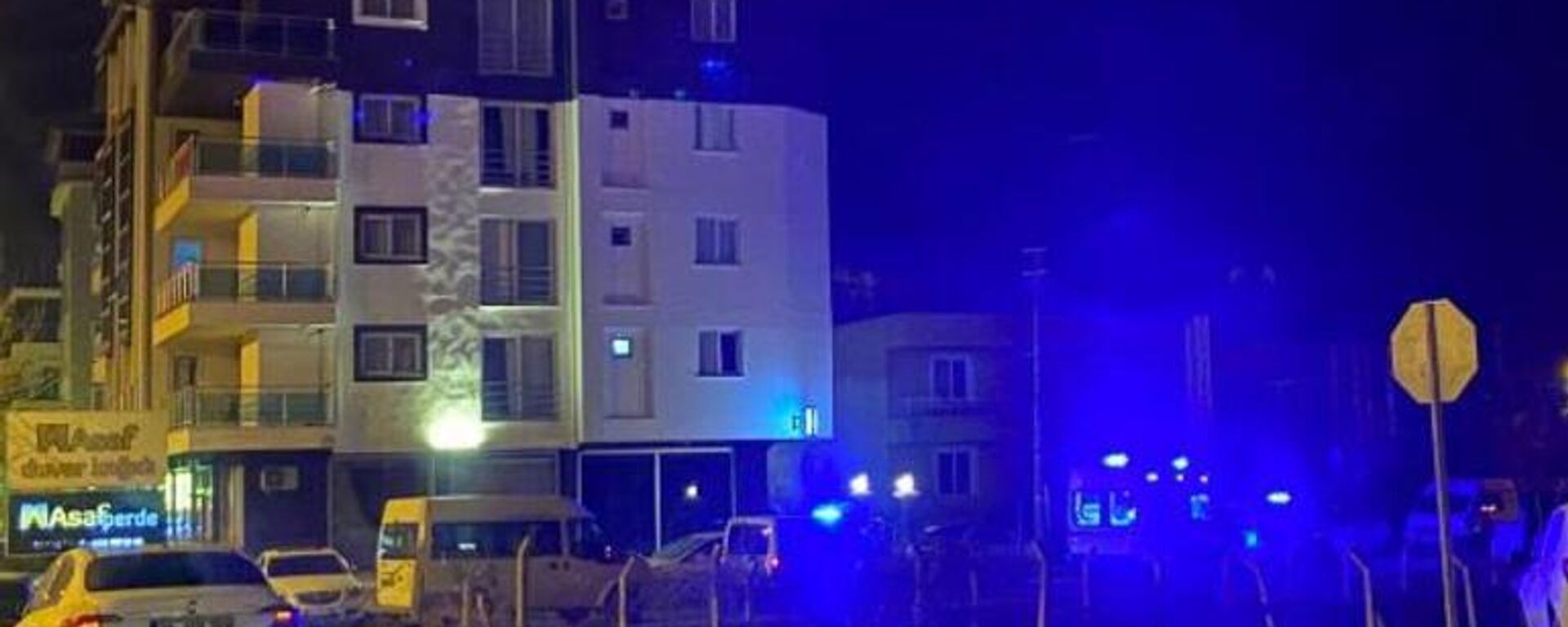 Hemşire eşini bıçaklayarak öldürüp, kendini ihbar etti
 - Sputnik Türkiye, 1920, 18.12.2022