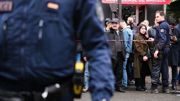 23 Aralık'ta Paris'te bulunan Ahmet Kaya Kültür Merkezi'ne, 3 kişinin ölümüyle sonuçlanan saldırıyı düzenlediği şüphesiyle gözaltındayken dün psikiyatri kliniğine sevk edilen 69 yaşındaki Fransız, yeniden gözaltına alındı. - Sputnik Türkiye