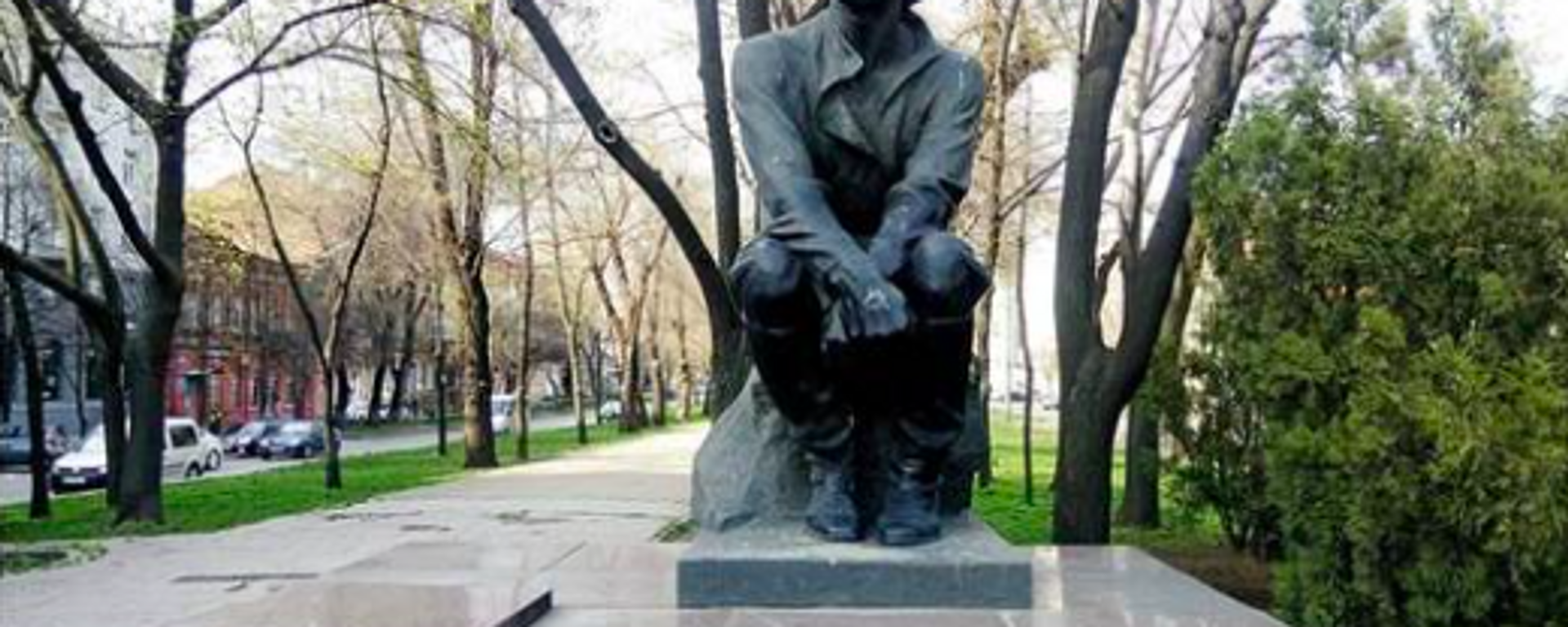 Maksim Gorki anıtı, Dnipro - Sputnik Türkiye, 1920, 26.12.2022