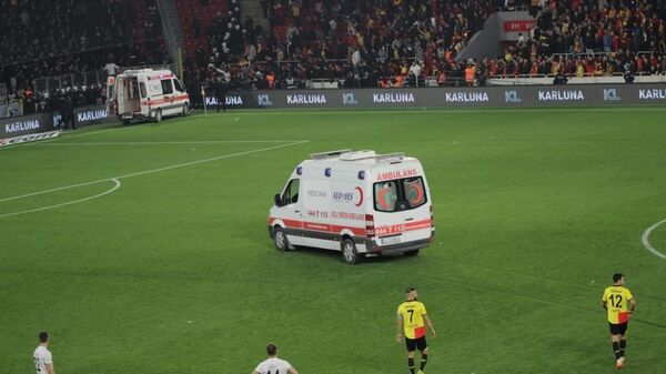 İzmir'de stada yanıcı ve patlayıcı sokulmasında kullanılan ambulans firması kapatıldı - Sputnik Türkiye