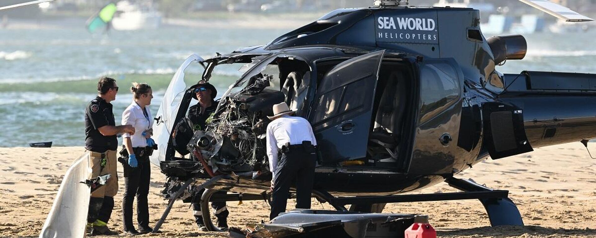 Avustralya'nın Gold Coast kentindeki Seaworld Tema Parkı yakınlarında 2 helikopterin çarpıştığı kazada 4 kişi hayatını kaybetti, 8 kişi yaralandı. - Sputnik Türkiye, 1920, 02.01.2023