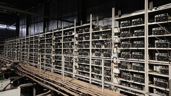 Kazakistan'da dünyanın en büyük kripto para madenlerinden biri görüntülendi - Sputnik Türkiye