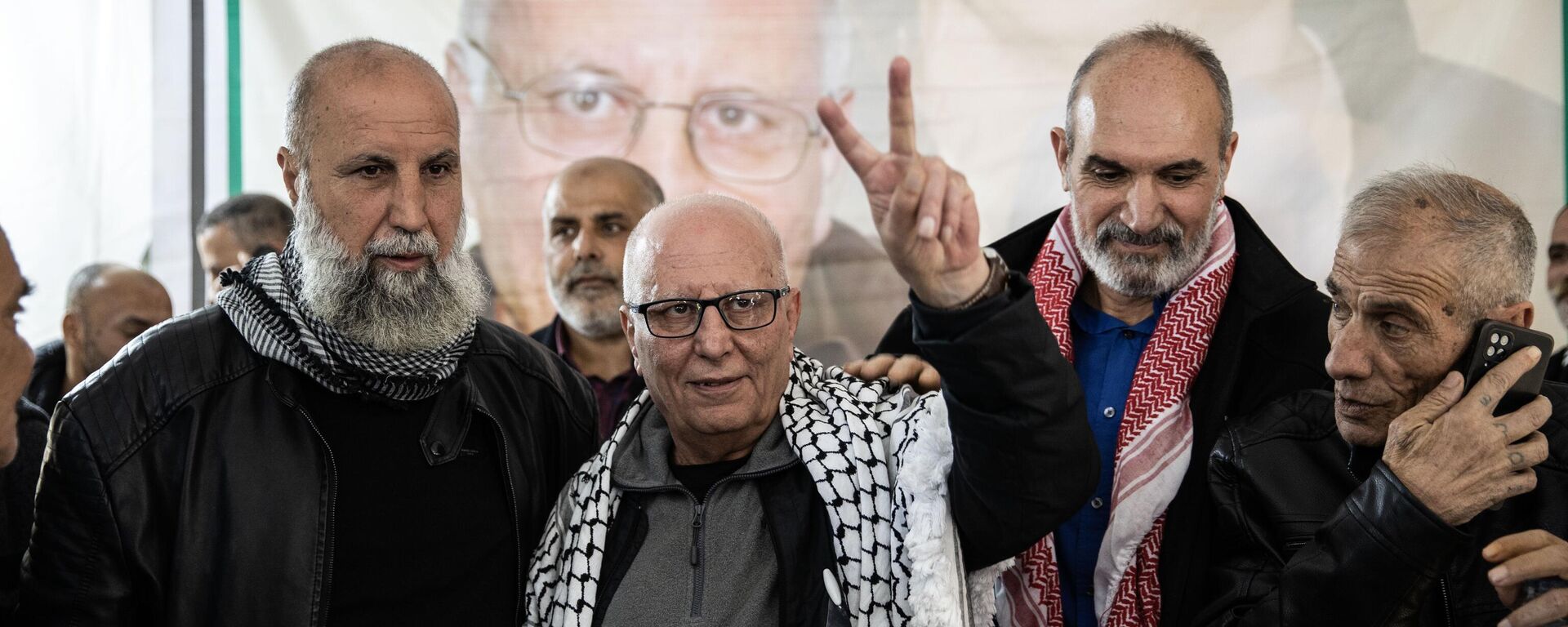 Ömrünün 40 yılını İsrail hapishanelerinde geçiren Filistinli Kerim Yunus serbest bırakıldı. - Sputnik Türkiye, 1920, 05.01.2023