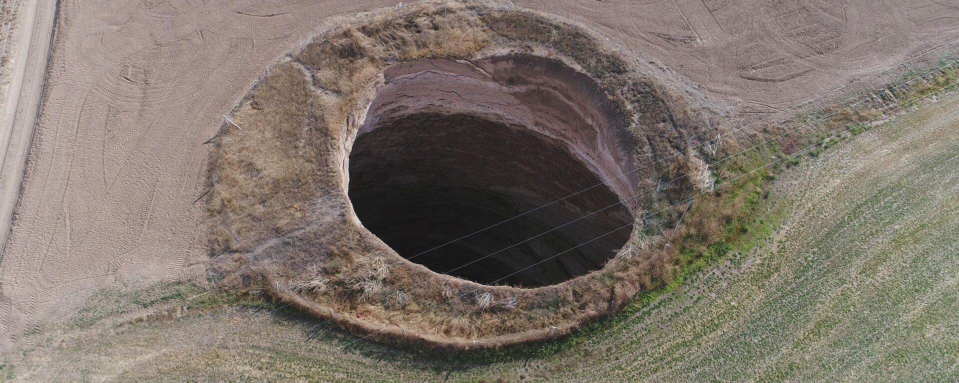 Kuraklık alarmı veren Konya Ovası'nda obrukların sayısı da 2 bin 500’ü geçti Kuraklık alarmı veren Konya Ovası'nda obrukların sayısı da 2 bin 500’ü geçti - Sputnik Türkiye, 1920, 07.01.2023